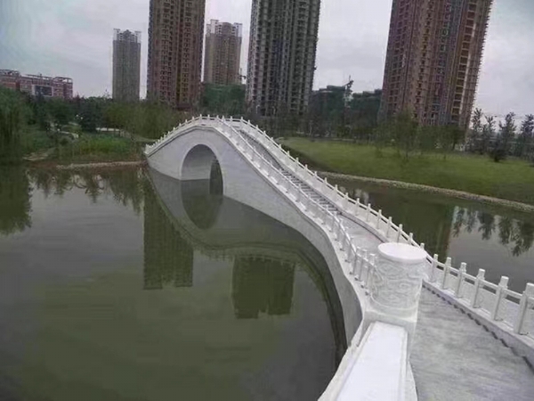 桥栏板