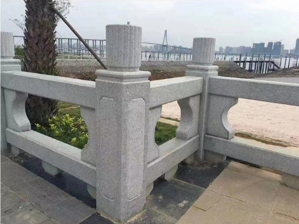 桥栏板